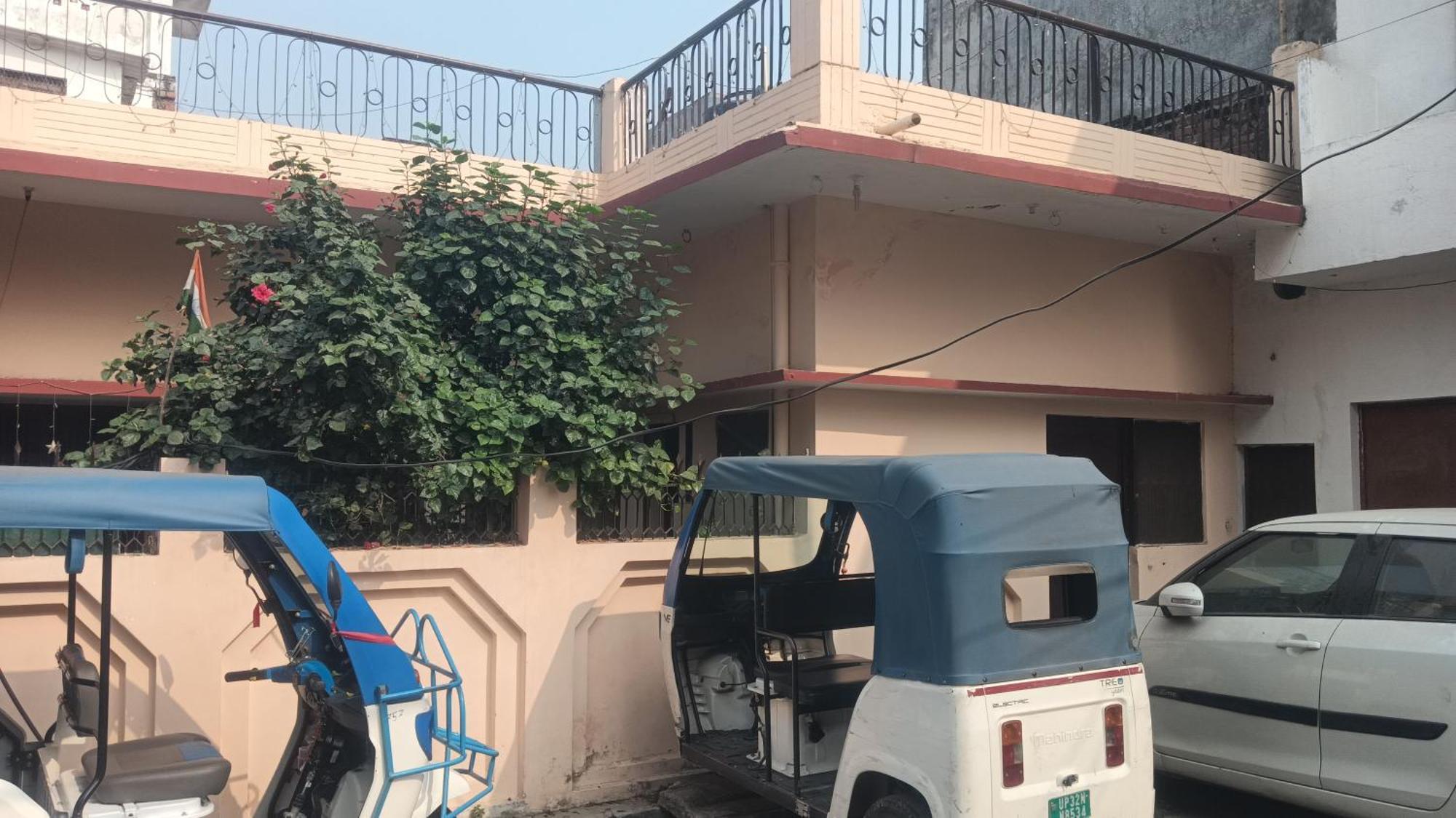 Ds Home Lucknow Bagian luar foto